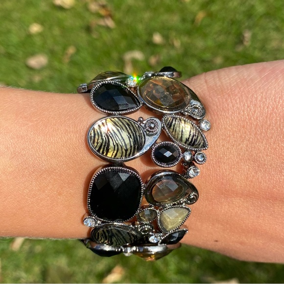 Stretchy Wide Cuff Statement Bracelet - Picture 8 of 8